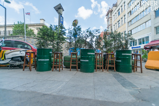 Corner Irish Pub