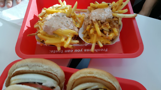 Hamburger Restaurant «In-N-Out Burger», reviews and photos, 26482 Towne Centre Dr, Foothill Ranch, CA 92610, USA