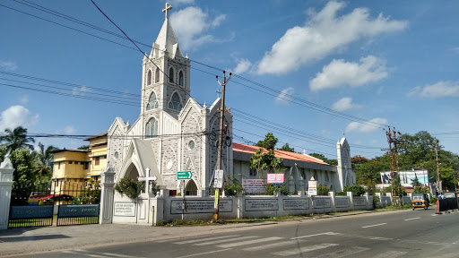 Holy Trinity English Church, English Church Rd, Santhi Nagar, Sultanpet, Palakkad, Kerala 678001, India, Church, state KL