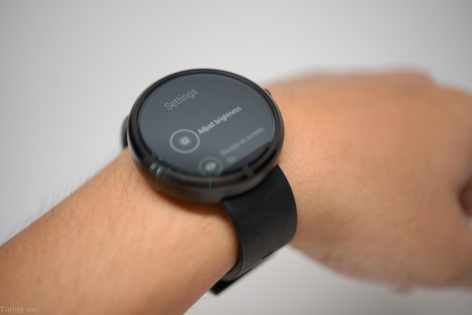 Moto360-2.