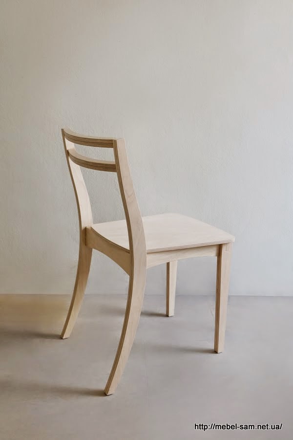 Фанерный стул - вид сзади