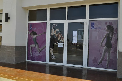 Academia de danza Pirouette, Pabellon Rosarito Local A-09, Benito Juárez 300, Reforma, 22710 Rosarito, B.C., México, Escuela deportiva | BC