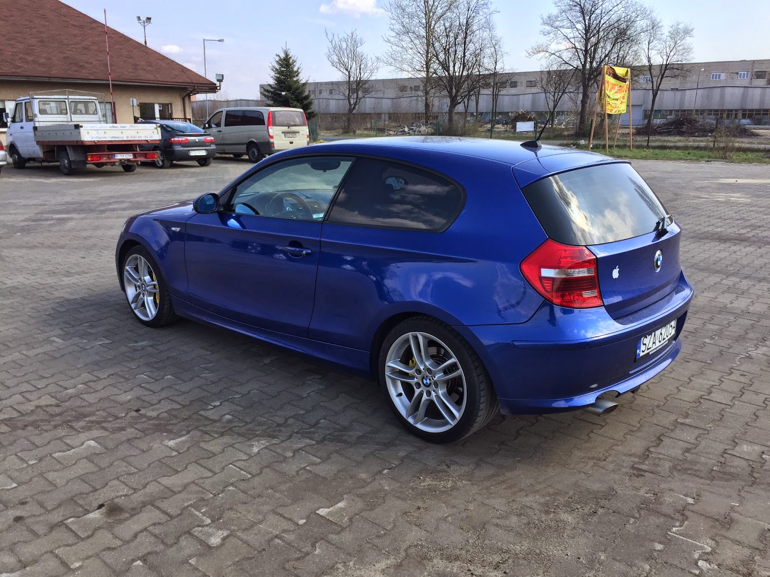 BMWklub.pl • Zobacz temat Montegoblau E81 120d )