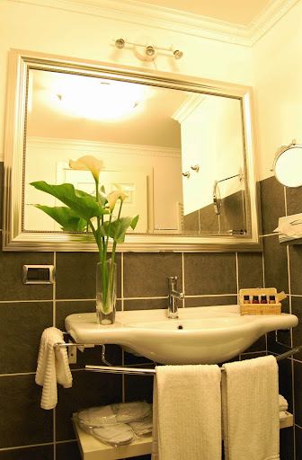 HOTEL CANALI