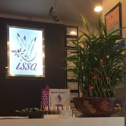 Issa Nail Salon & Spa logo