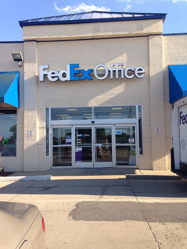 Print Shop «FedEx Office Print & Ship Center», reviews and photos, 32150 John R Rd, Madison Heights, MI 48071, USA