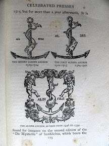Las marcas de impresor usadas por Aldus Manuzzio y la que usó su hijo.