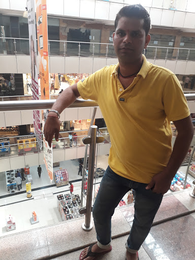 Croma - Crown Mall, Faridabad, Crown Faridabad, 1st Floor, Crown Mall 12/7, Main Mathura Road, NH2, Faridabad, Haryana 121003, India, Electronics_Retail_and_Repair_Shop, state HR