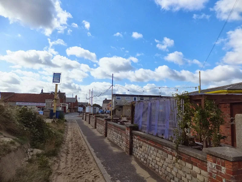 Sea Palling, pubs, cafes and amusements