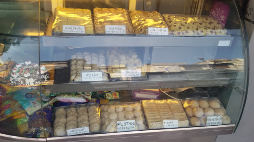 Surat Bakery, 10, Chowk Bazar Road, Shahpore, Sayedpura, Surat, Gujarat 395003, India, Bakery_and_Cake_Shop, state GJ