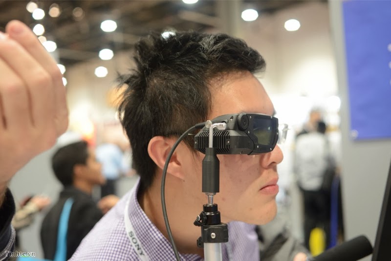 Vuzix_M2000AR-3.