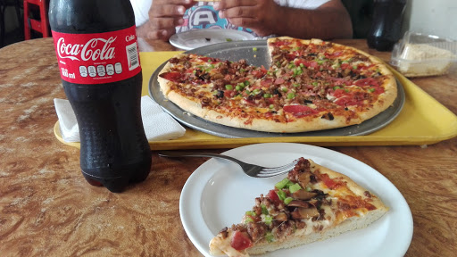 Luigis Pizza, Emilio P. Nafarrete 127, Centro, 87000 Cd Victoria, Tamps., México, Pizza a domicilio | TAMPS