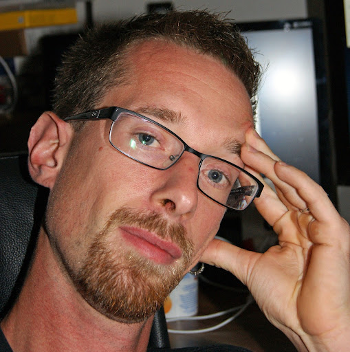 Die weißen und dunklen Flecke auf der Person