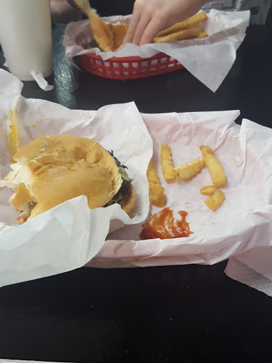 Restaurant «Burger Box», reviews and photos, 1825 E Abram St, Arlington, TX 76010, USA