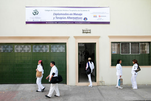Colegio Holístico, Calle Leandro Valle 1067, Zona Centro, 44100 Guadalajara, Jal., México, Centro de masajes | JAL