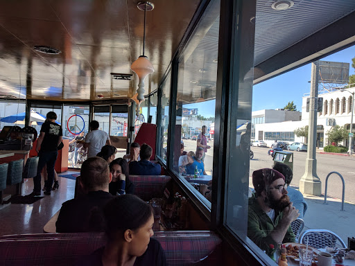 American Restaurant «Swingers», reviews and photos, 8020 Beverly Blvd, Los Angeles, CA 90048, USA