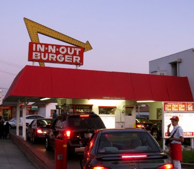 Hamburger Restaurant «In-N-Out Burger», reviews and photos, 6225 Foothill Blvd, Tujunga, CA 91042, USA