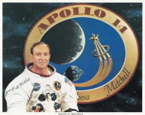 Us Astronaut Edgar Mitchell Says Ufo And Aliens Are Real And Watching Us