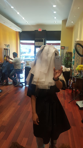 Beauty Salon «Pilatos Hair Salon & Boutique», reviews and photos, 80-13 Northern Blvd, Jackson Heights, NY 11372, USA