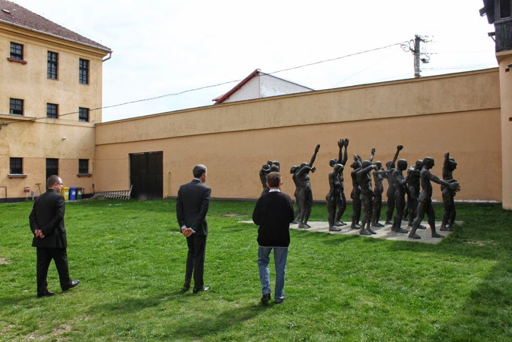 Principele Radu a vizitat Memorialul de la Sighet Principele Radu a vizitat Memorialul de la Sighet