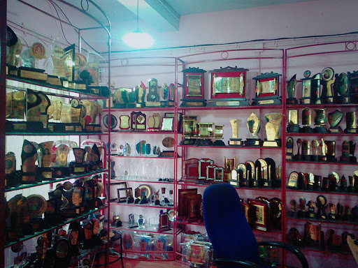 Metal Arts & Crafts, Market Road, Kuttappayi Rd, Marine Drive, Ernakulam, Kerala 682031, India, Craft_shop, state KL