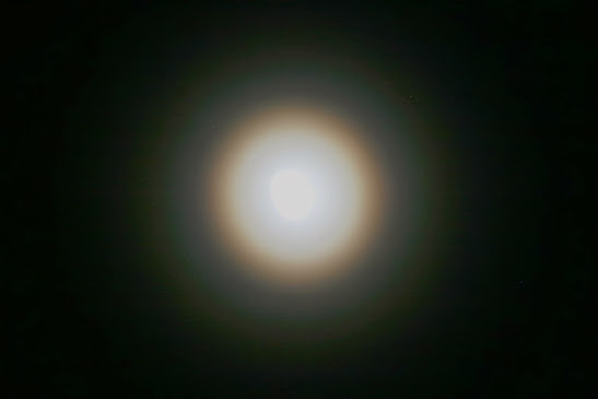 Strano cerchio intorno alla luna! 40_LunaAlone_1