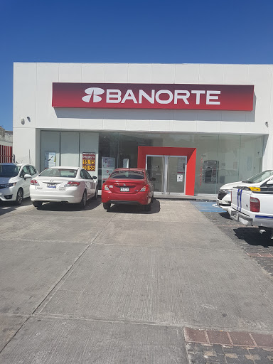 Banorte, Fco. I. Madero 31, Santa Cruz, Chilpancingo de los Bravo, Gro., México, Banco | GRO