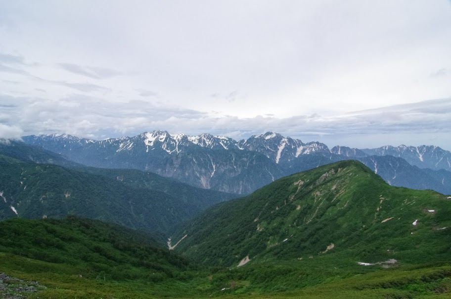 冷池山荘への稜線から剣・立山