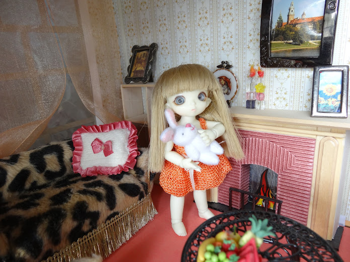 Коробка от памперсов превращается в дом для куклы БЖД