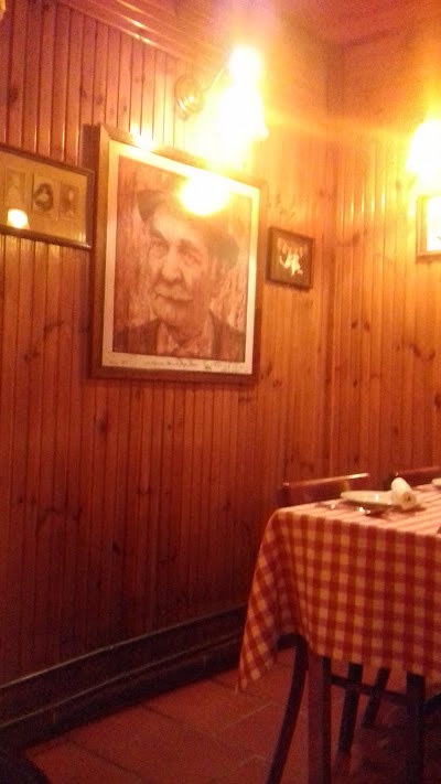 Photos of N&aacute;ncsi N&eacute;ni