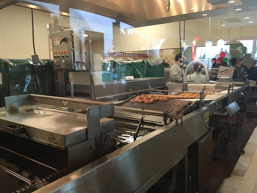 Bakery «Krispy Kreme Doughnuts», reviews and photos, 5692 N Blackstone Ave, Fresno, CA 93710, USA
