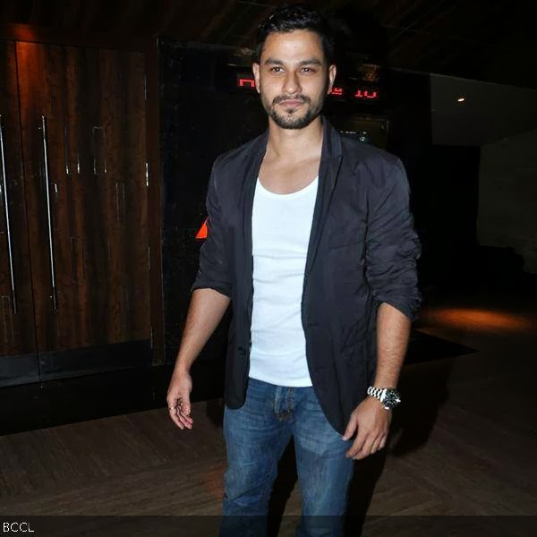 Handsome Kunal Khemu at the premiere of the movie War Chhod Na Yaar, held in Mumbai, on October 10, 2013. (Pic: Viral Bhayani)