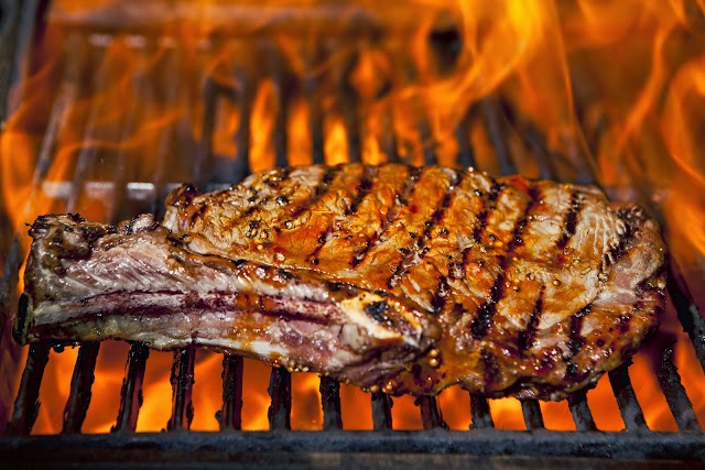 Izzy's Steaks & Chops