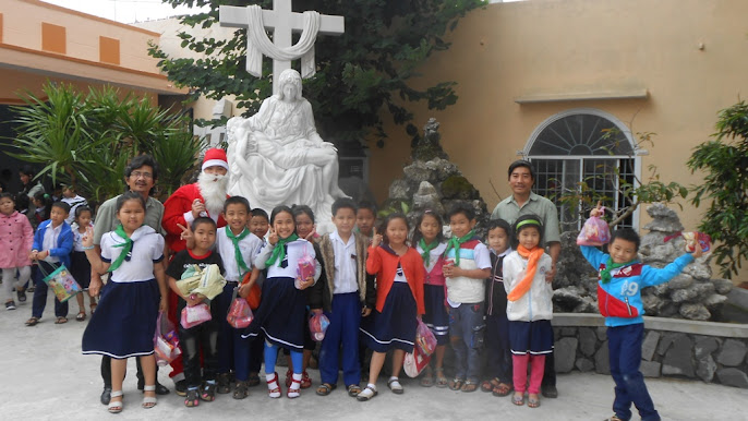 Thiếu nhi giáo xứ Tuy Hòa đón mừng Giáng sinh