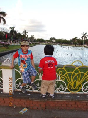 kids in doodles, out + about, weekend