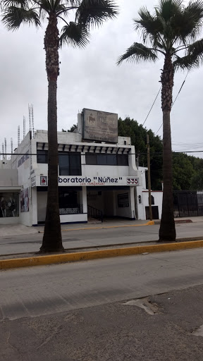 Laboratorio Nuñez y Banco de Sangre, Calle Novena 335, Zona Centro, 22800 Ensenada, B.C., México, Laboratorio médico | BC