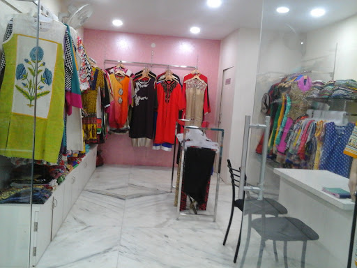 AURA The Boutique, 8-7-176/4/1, Ram Raj Nagar, St. Andrews School Junction, Military Dairy Farm Road,, Old Bowenpally, Secunderabad, Telangana 500011, India, Boutique, state TS