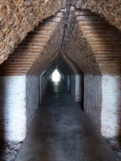 Photos of Desada Taya (White Temple)