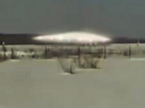 200 Meter Ufo Hovers Over Russian Village