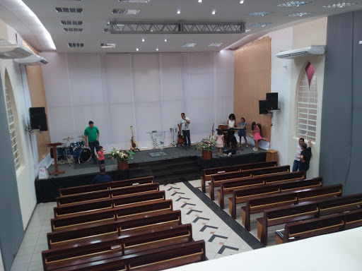 Igreja Metodista em Governador Valadares, R. Israel Pinheiro, 2964 - Centro, Gov. Valadares - MG, 35020-220, Brasil, Local_de_Culto, estado Minas Gerais