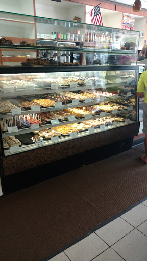 Pastry Shop «Cafe Piccolo Pastry & Bagels», reviews and photos, 935 S Lake Blvd # 2, Mahopac, NY 10541, USA