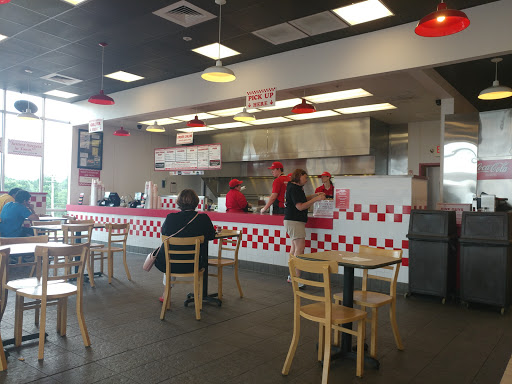 Fast Food Restaurant «Five Guys», reviews and photos, 1052 N Ballas Rd, Des Peres, MO 63131, USA