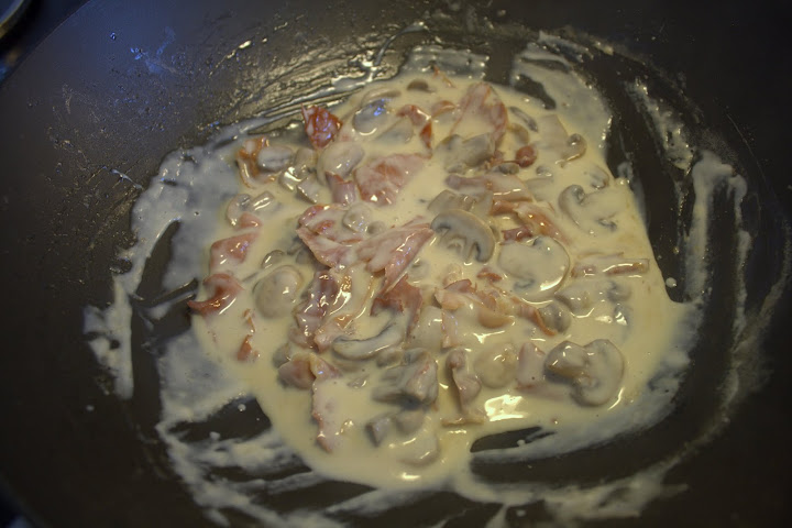 Pastaret med parmaskinke og balsamico cherrytomater
