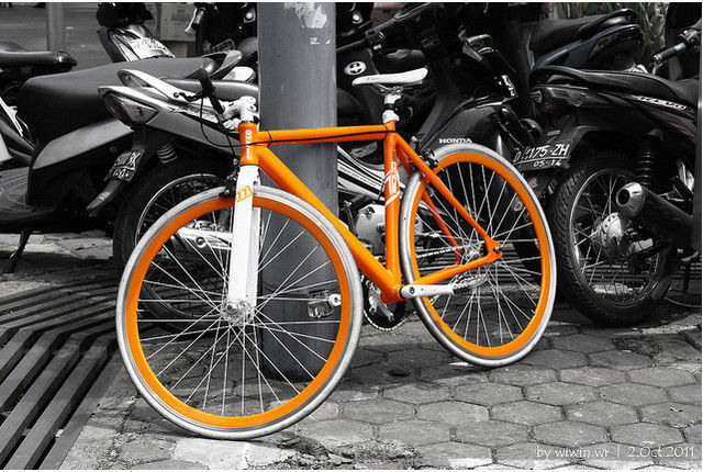  Hướng dẫn cách làm một tác phẩm nổi bật và cuốn hút bằng Photoshop  Orange-bicycle