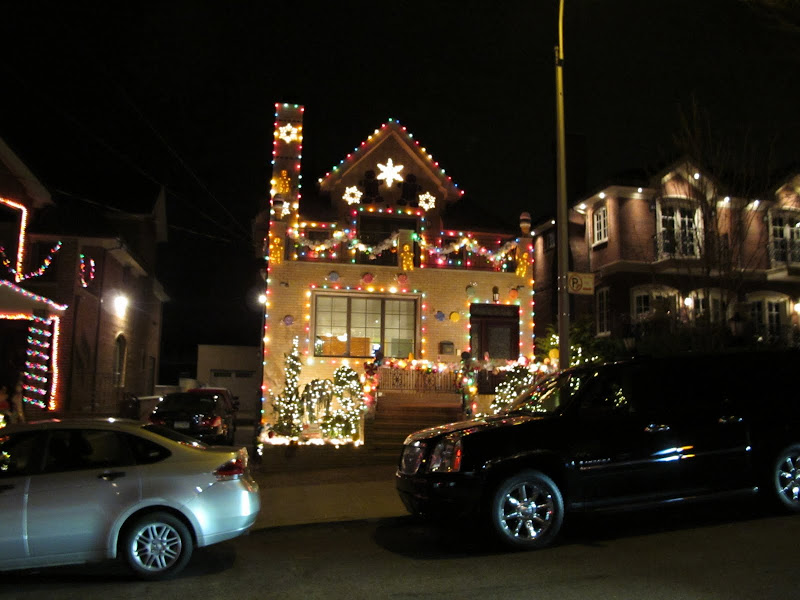 Рожденственкие дома в Dyker Heights, Brooklyn