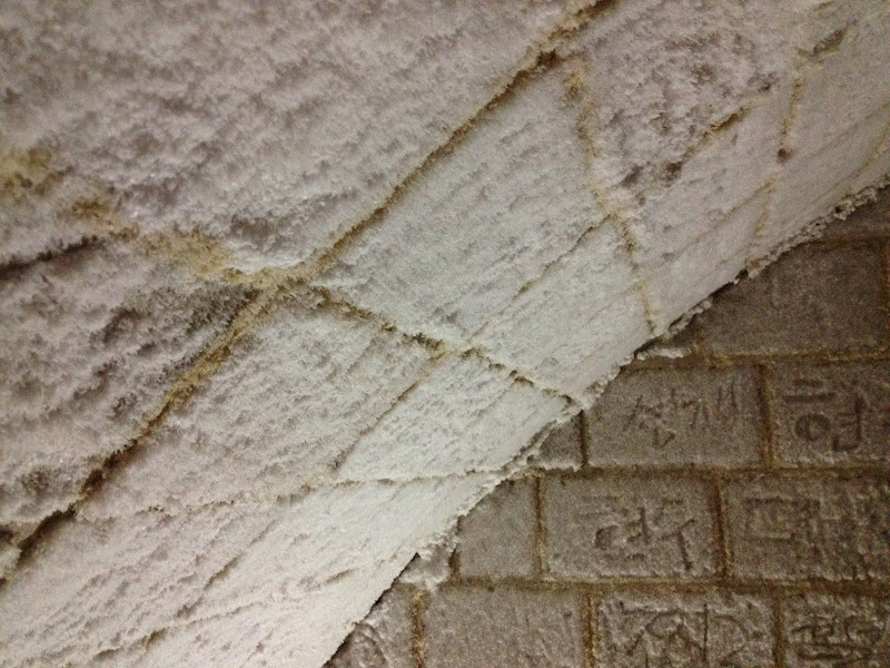The salt covered tiles of the Salt and Gravel Room in Itaewon Land