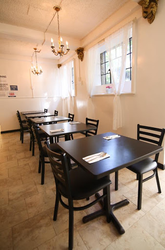 Thai Den Restaurant
