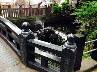成田山新勝寺の池