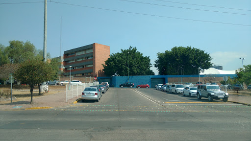 Colegio Miraflores, Manuel Lopez Sanabria 220, Lomas del Campestre, 37150 León, Gto., México, Escuela preparatoria | GTO