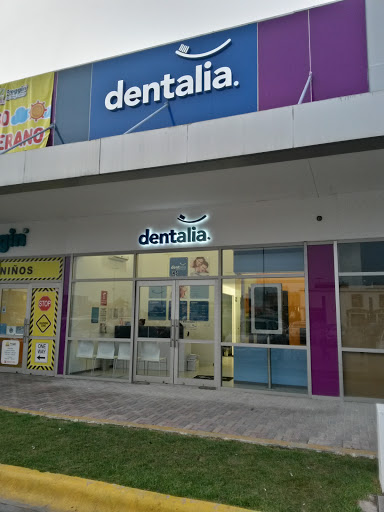 dentistas - dentalia Cumbres - Plaza Cumbres, Paseo de Los Leones 3399, Residencial Cumbres, int Local 1104, 64619 Monterrey, N.L., México, Dentista | NL